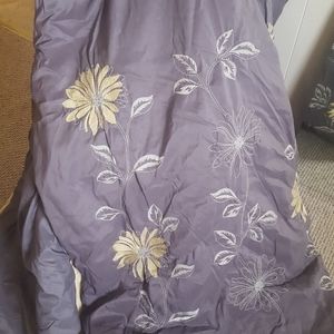 King size Gray and yellow flowered comforter